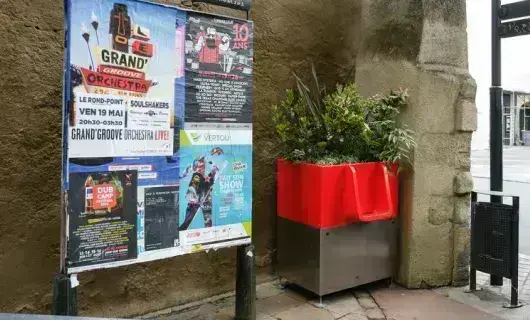 Un uritrottoir est implanté rue du Moulin à Nantes.