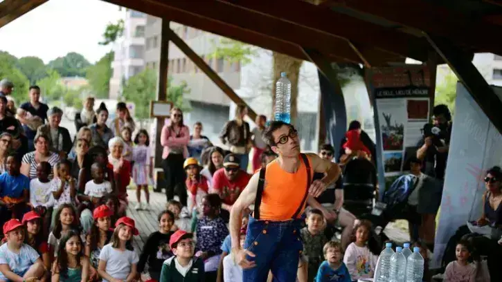 La halle collectuve du nouveau quartier du Champ-de-Manoeuvre.