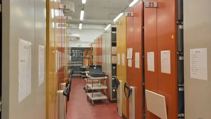 Les magasins des archives de Nantes.