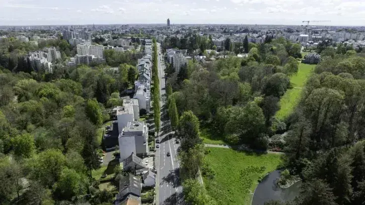 Vue aérienne de la route de Nantes, au niveau du Pont du Cens.