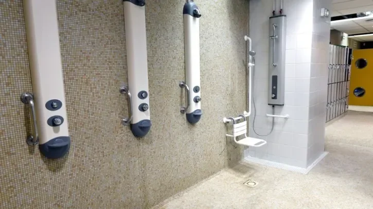 Des équipements adaptés à la piscine de la Durantière