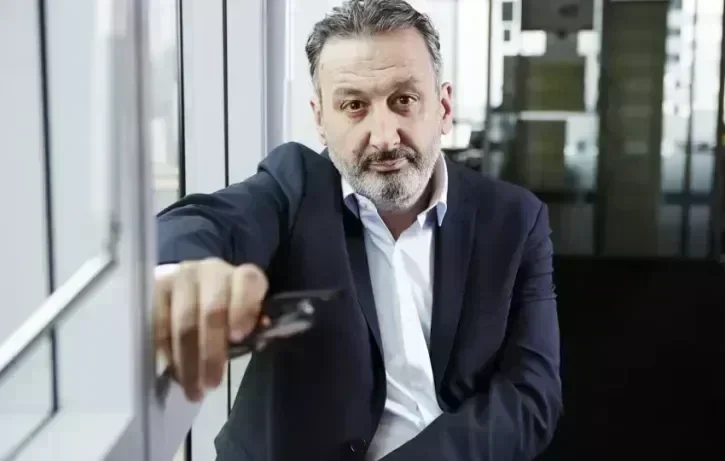 Portrait de Sylvain Bourmeau