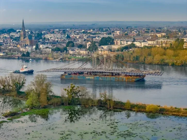 Le convoi remonte la Loire.