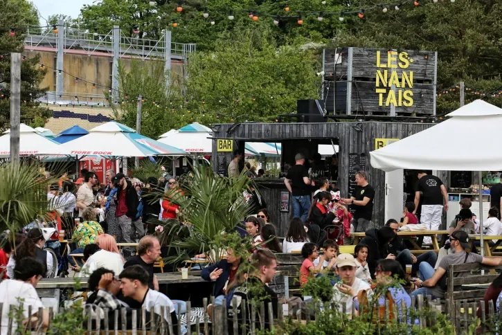 Vue sur la guinguette des Nantais. 