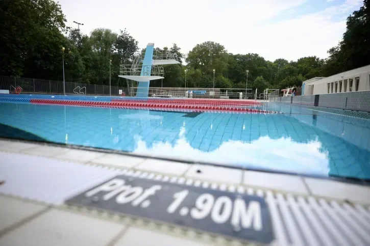 piscine dervallières bassin extérieur 