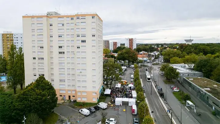 En septembre, la tour 8 Champlain n'existera plus, elle sera remplacée par un pôle d'équipements publics dont le chantier démarrera en 2028. © Jean-Félix Fayolle.
