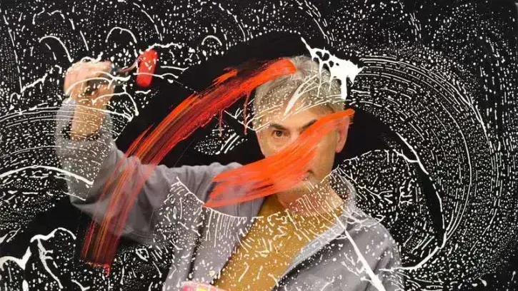 "Peindre et nettoyer, ou la volonté à l'œuvre" (2024), courtesy Pierrick Sorin.