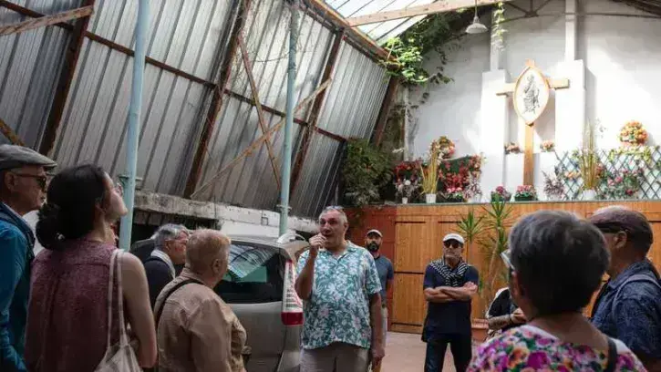 La dynamique associative est elle aussi marquée. Les curieux bâtiments de l'ancienne école Saint-Joseph ont ainsi été investis par des habitants qui y ont créé en 2012 la Bibliothèque des Olivettes. « Ils ont aussi collecté les souvenirs des anciens élève