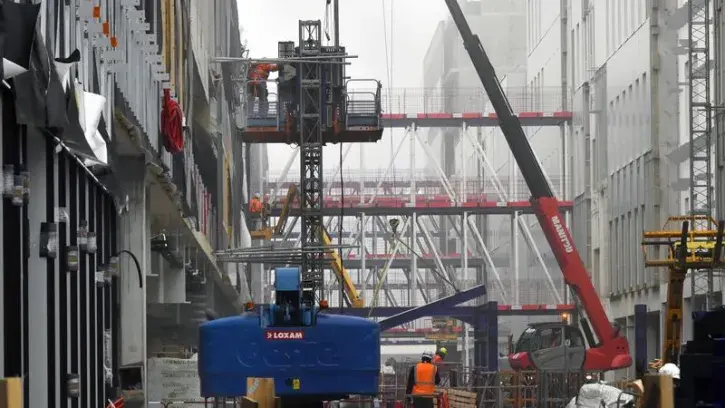 Des passerelles qui relient les bâtiments. De 1, 2 ou 3 étages, ces « ponts couverts » permettront de relier les bâtiments sans avoir besoin de sortir à l'extérieur. Il y en a 20 en tout.