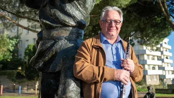 Frédéric Oster est hautboïste, chef d'orchestre, et directeur musical de Nantes Philharmonie depuis 35 ans © Patrick Garçon.