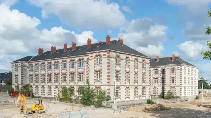 L'ancien casernement va accueillir plusieurs projets artistiques nantais © Roberto Giangrande.