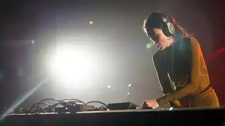L'artiste sonore Paloma Colombe est au centre du projet de mini-podcasts impliquant les élèves de deux écoles de l'Île de Nantes © Ghislain Chantepie - Transmusicales
