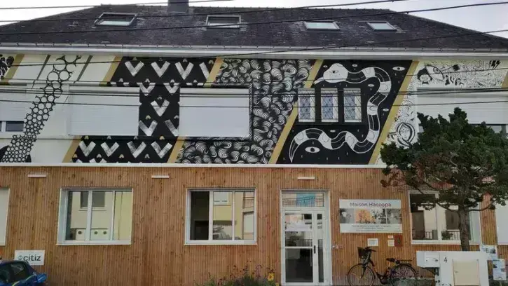 La première maison Hacoopa a ouvert ses portes en mai 2023 à Orvault, dans une ancienne congrégation religieuse. © Hacoopa.
