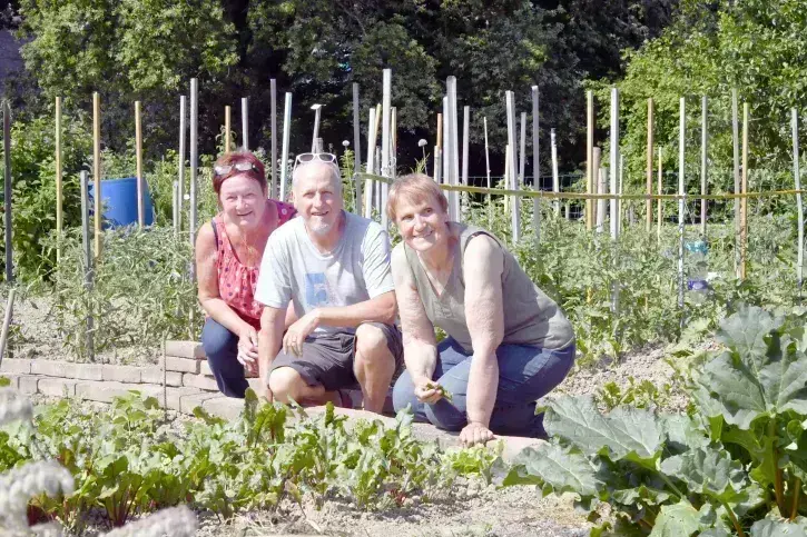 Christine Joly, Jany Boileau et Josiane Noury, membres de l'association des Eglantiers très investis dans la vie des jardins. ©Rodolphe Delaroque