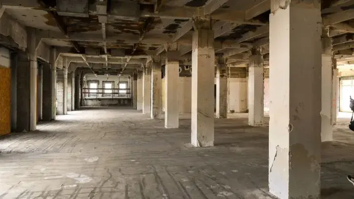 Des volumes généreux. Le site, occupé entre 1972 et 2013 par des bureaux, a été entièrement mis à nu avant de lancer le chantier d'aménagement de la Cité des imaginaires.