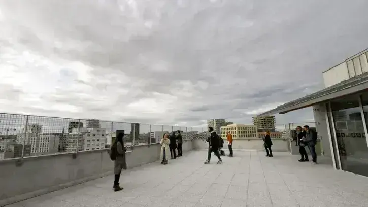 Les cyclotouristes parcourant la Loire à vélo pourront poser leurs tentes sur la vaste terrasse au dernier étage. Avec, au réveil, une vue imprenable sur la ville ! © Rodolphe Delaroque