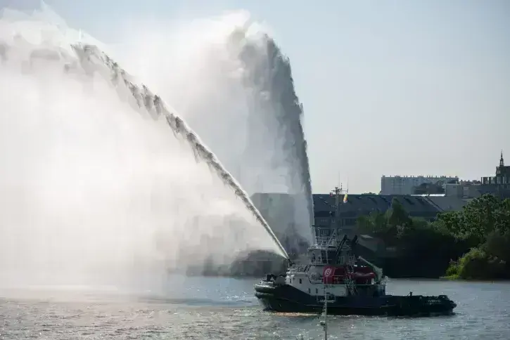 Plus de 200 bateaux ont participé à la parade nautique. Photo Patrick Garçon.