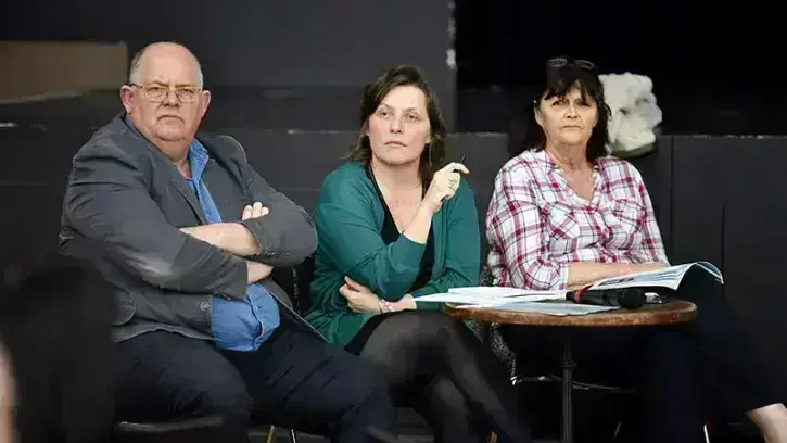 Photo réunion : Michel Lucas, vice-président de Nantes Métropole en charge de la voirie, Mahel Coppey, vice-présidente de Nantes Métropole en charge des déchets, de l'économie circulaire et de l'économie sociale et solidaire et Carole Grelaud, maire de Co