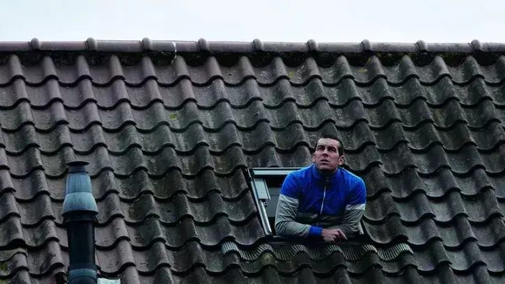 L'acteur Mario Casas sur l'affihe du festival, ici  dans le premier long-métrage du réalisateur Gerard Oms, "Muy Lejos" © Jaume Caldès.