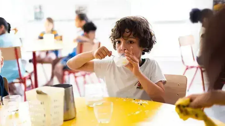 Arthur pensait ne pas aimer les lentilles, mais après avoir goûté, il a changé d'avis.