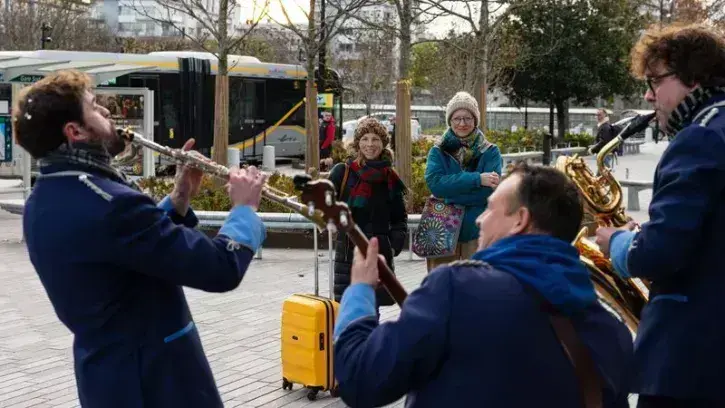 Le nouveau parvis a été inauguré en fanfare, samedi 10 décembre. © Jean-Félix Fayolle pour Nantes Métropole Aménagement