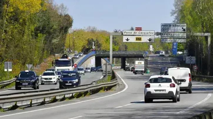 L'exploitation au quotidien du périphérique nantais relève essentiellement de la DIR Ouest, Vinci en assurant la partie concédée © Rodolphe Delaroque.