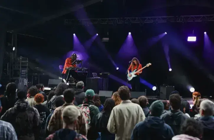 Lors du festival SPOT, les jeunes peuvent exprimer leurs talents sur scène © Garance Wester.